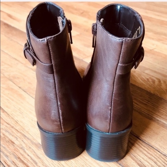 Croft and Barrow Brown Ankle Boot - Picture 3 of 6